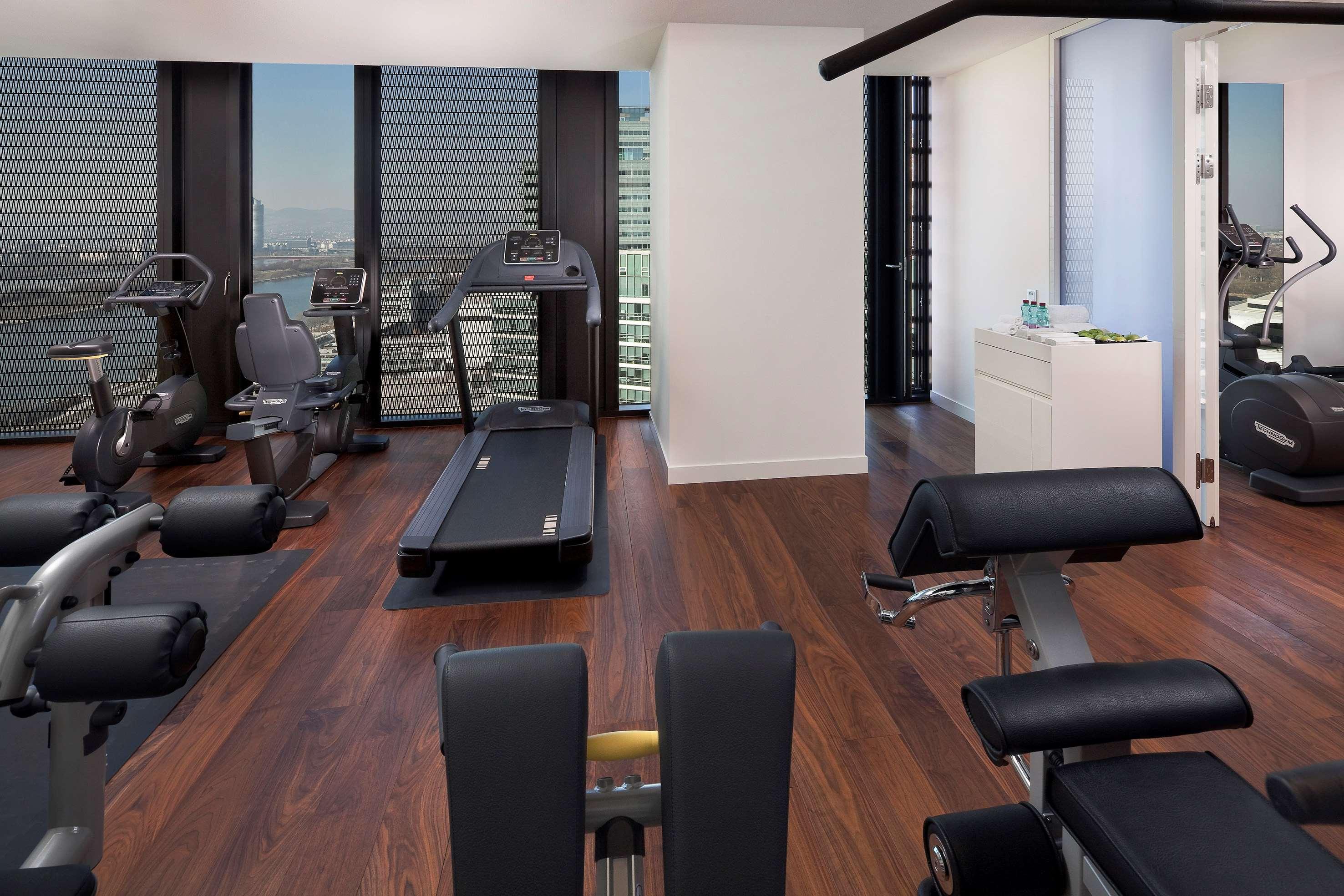 เมเลีย เวียนนา Hotel ภายนอก รูปภาพ The gym at the 108