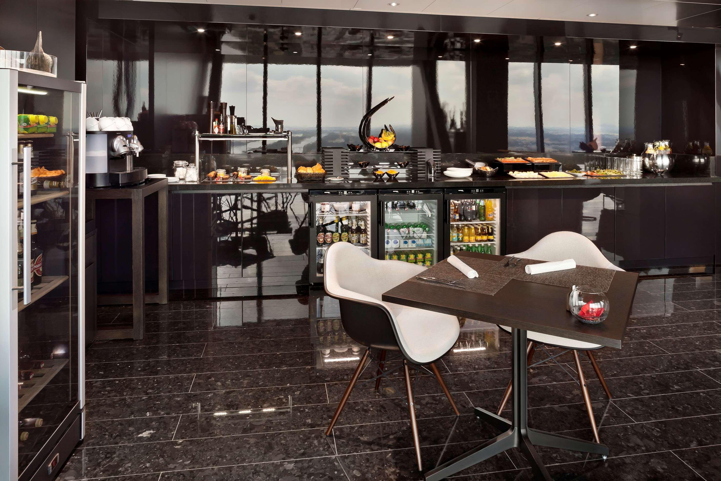 เมเลีย เวียนนา Hotel ภายนอก รูปภาพ The lounge at the airport
