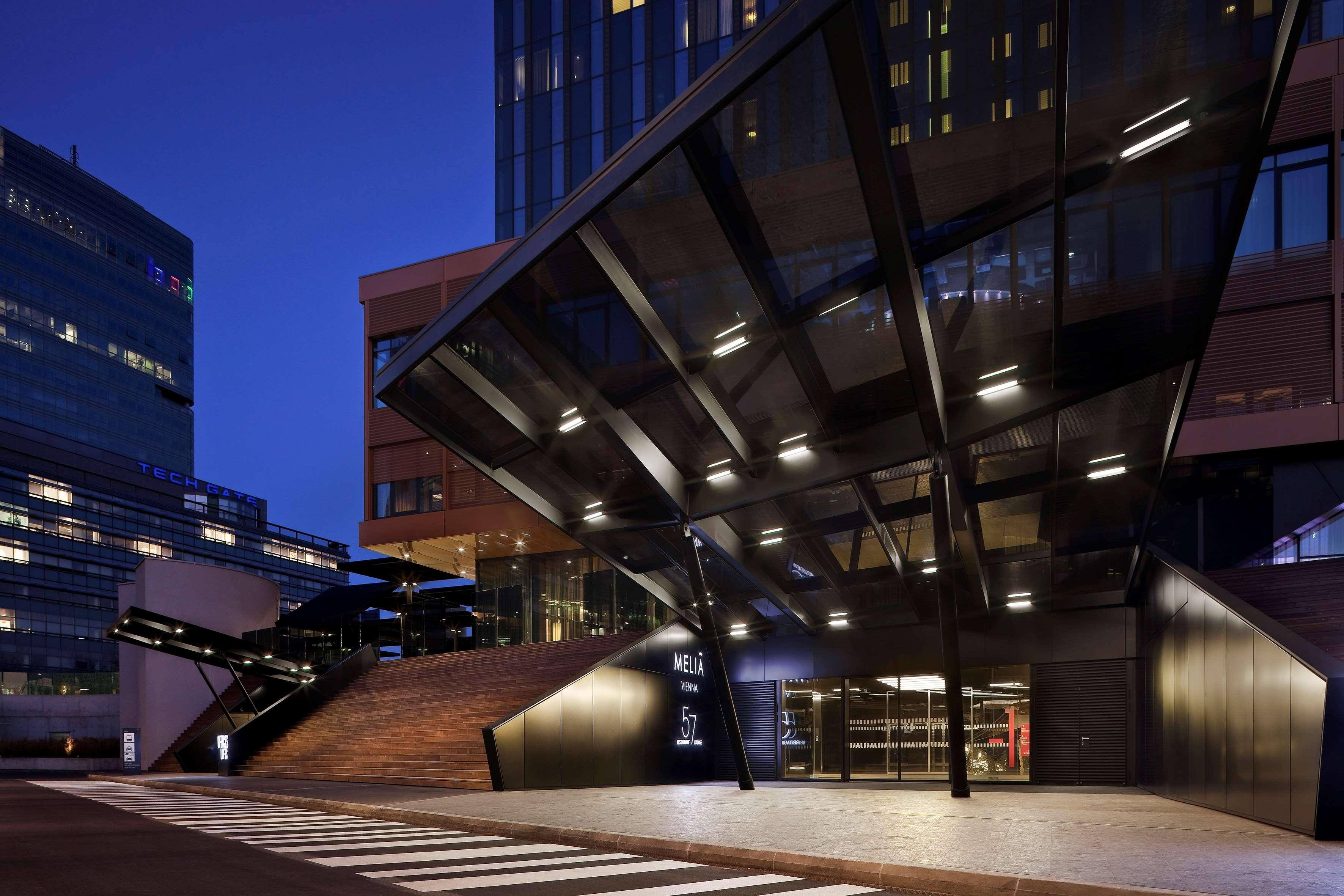 เมเลีย เวียนนา Hotel ภายนอก รูปภาพ The entrance to the hotel