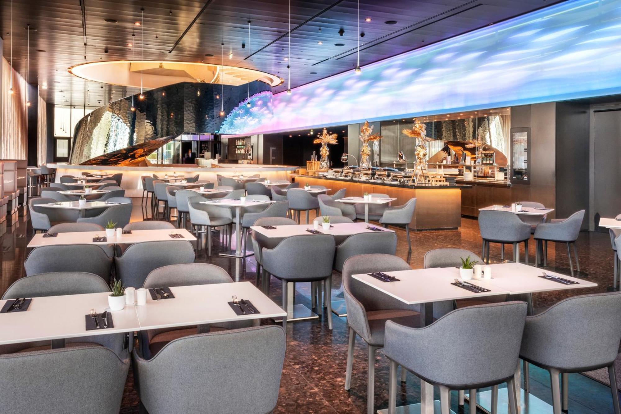 เมเลีย เวียนนา Hotel ภายนอก รูปภาพ The Pier First Class Lounge at Hong Kong International Airport